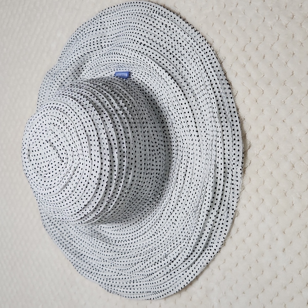 Wallaroo Hat Company Scrunchie Hat - Picture 4 of 12